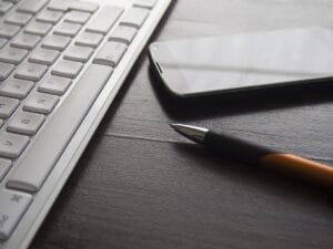 LLM-powered digital SOPs dla operatorów