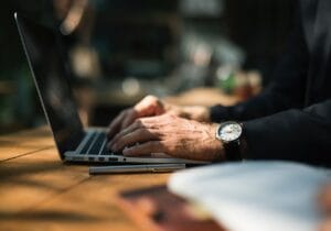 AI w eco-tourism: personalizacja tras przyrodniczych