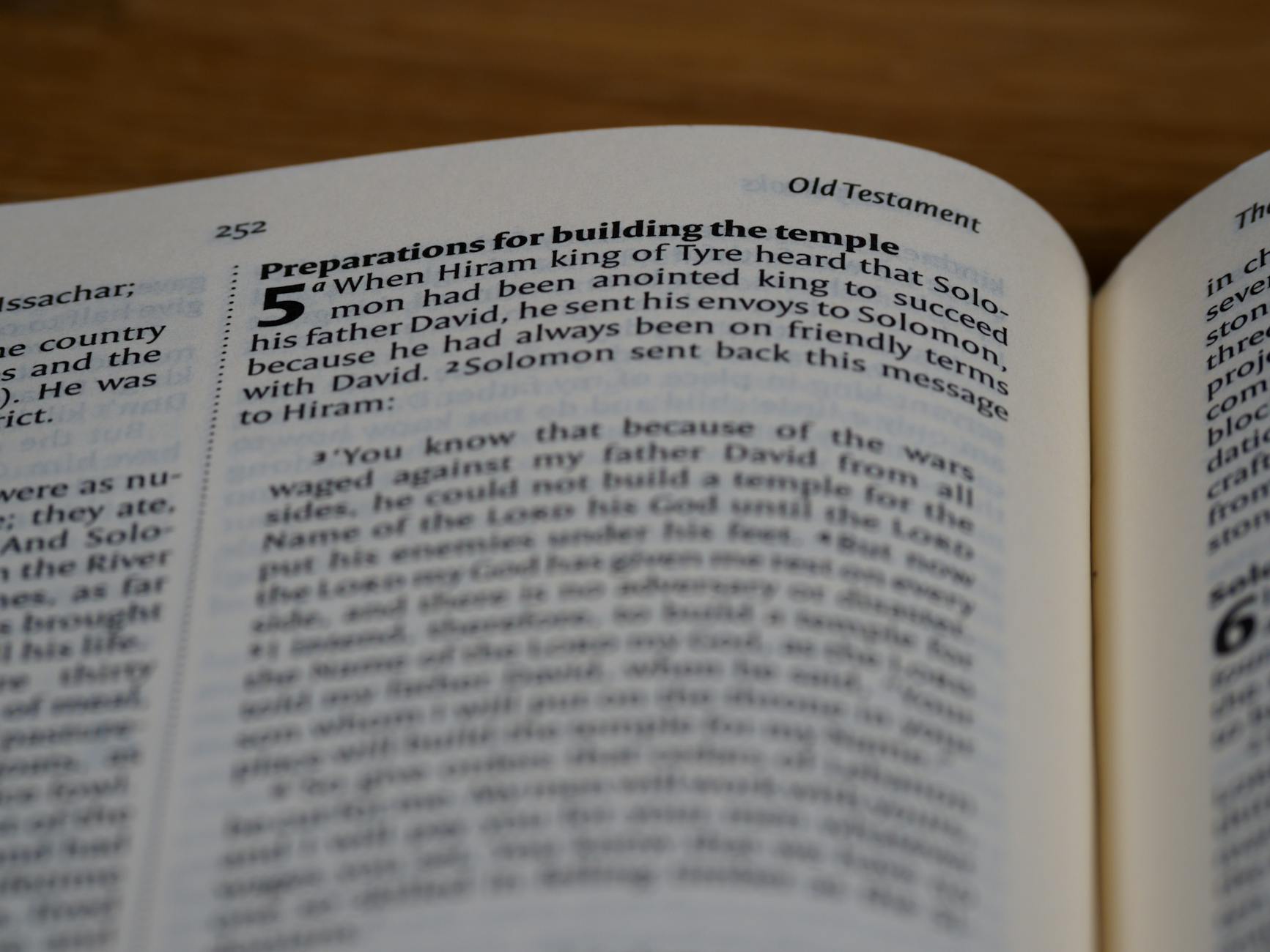 Fragment tekstu Starego Testamentu z wersetem o Salomonie