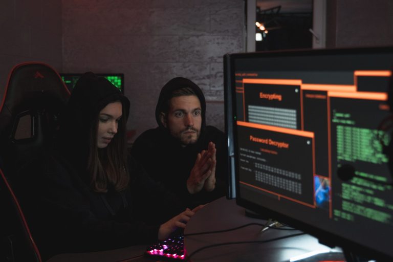 Jak mądrze zgłaszać błędy bezpieczeństwa w projektach open source i nie zrazić do siebie maintainerów